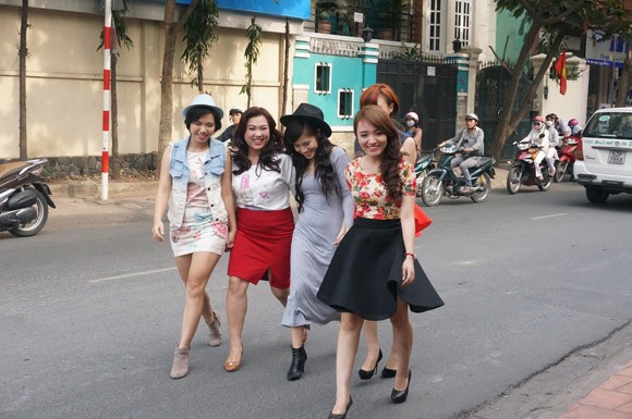 Hé lộ hậu trường MV sắp ra mắt của top 9 Vietnam Idol ảnh 2