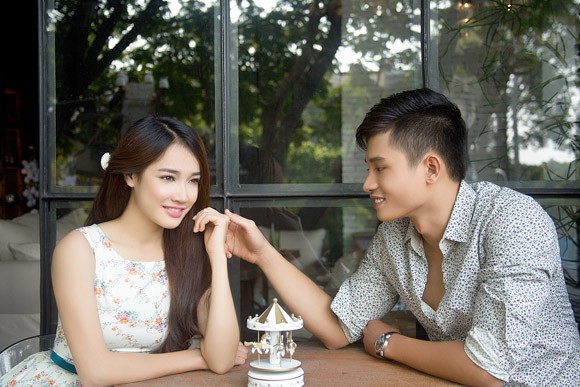 Giải bạc siêu mẫu Đinh Minh Quân tình tứ cùng mỹ nhân “Quả tim máu” ảnh 8