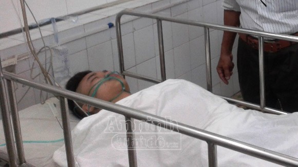 Thất tình, nam thanh niên nhảy cầu tự tử ảnh 1
