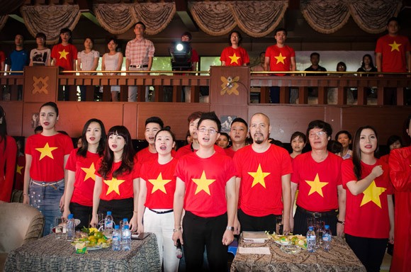 Xúc động MV Quốc ca được hàng ngàn người chung tay thực hiện ảnh 11