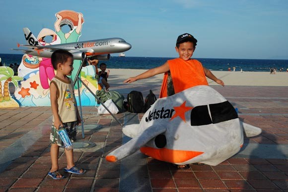 Jetstar Pacific tặng quà trẻ em dịp 1-6 ảnh 1