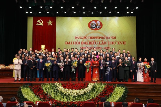Ban Chấp hành Đảng bộ TP Hà Nội khoá XVII ra mắt: Hứa đặt lợi ích chung lên trên hết ảnh 1