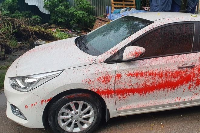  Hàng loạt xe ô tô ở Hà Nội bị tạt sơn có được bảo hiểm bồi thường? ảnh 1