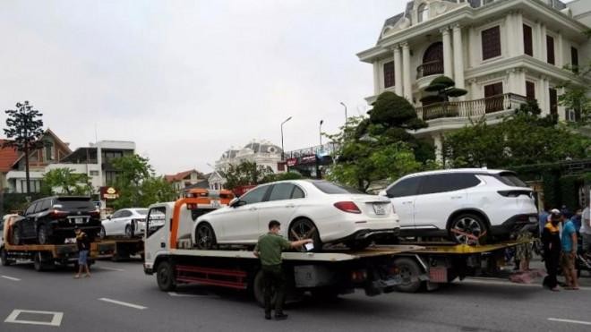 Nguyên Chủ tịch TP Hạ Long Phạm Hồng Hà bị bắt: 4 xe sang bị thu giữ sẽ giải quyết thế nào? ảnh 1