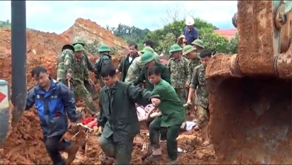 Vụ sạt lở tại Quảng Trị: 5 người được cứu sống, đã tìm thấy 14/22 thi thể bị vùi lấp ảnh 3