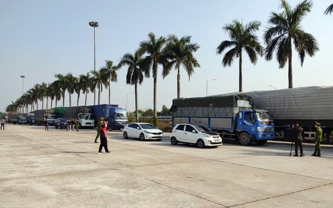 [Tin nhanh sáng 14-1-2021] Đoàn xe chở 300 tấn hàng lậu từ Quảng Ninh về Hà Nội tiêu thụ Tết ảnh 1