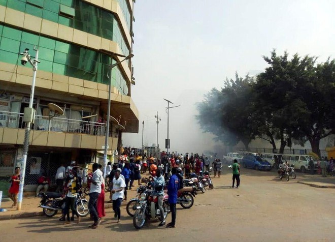 Hai vụ nổ liên tiếp ở Thủ đô Uganda, ít nhất 2 người thiệt mạng ảnh 1