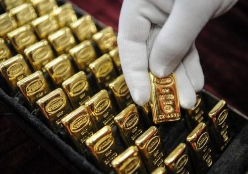 Giá vàng bất ngờ tăng vọt, lên sát 62 triệu đồng/lượng ảnh 1