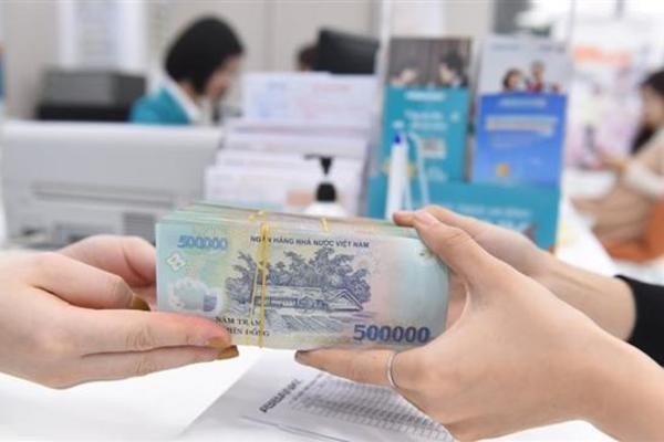 Lãi suất tiền gửi ngân hàng tiếp tục tăng, có nơi lên tới 9,5%/năm