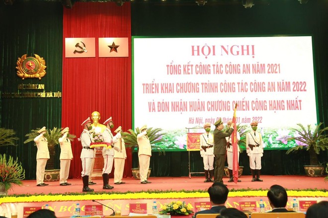 Công an Hà Nội đón nhận Huân chương Chiến công hạng Nhất ảnh 1