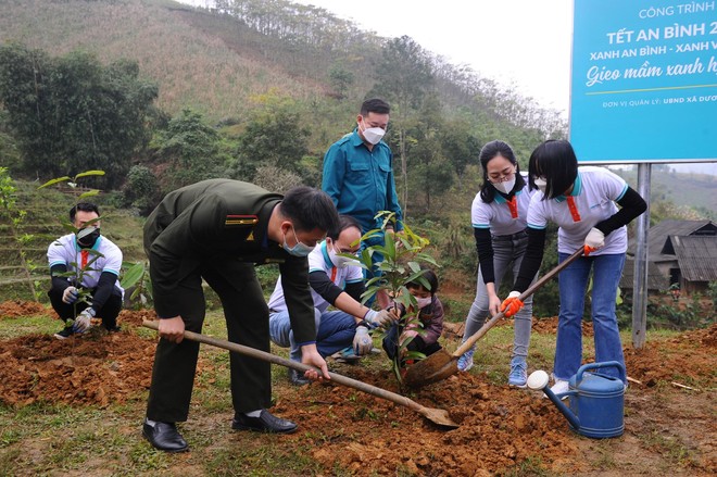 25.000 cây xanh trao tặng người dân và chính quyền xã Dương Quỳ ảnh 1