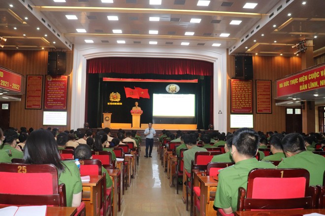 Nhiều hoạt động ý nghĩa của Công an quận Hà Đông kỷ niệm 132 năm ngày sinh Chủ tịch Hồ Chí Minh ảnh 6