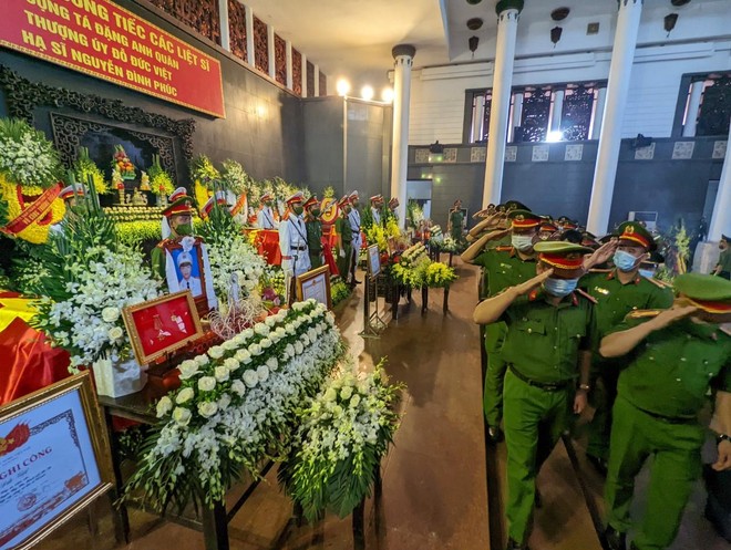 Tang lễ trọng thể 3 Liệt sỹ Công an Hà Nội anh dũng hy sinh vì sự bình yên của Nhân dân ảnh 39