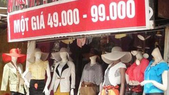 Loạn giá hàng một giá ảnh 1