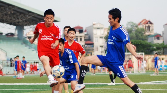 “Nóng” trên từng mét sân ảnh 1