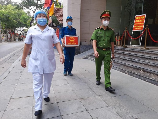 Công an Hà Nội: Đảm bảo tuyệt đối an toàn ngày bầu cử, căng sức trên tuyến đầu phòng chống dịch bệnh ảnh 11