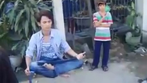 Lật tẩy "trò lừa" chấn động: Thiền bay trên không trung! ảnh 1
