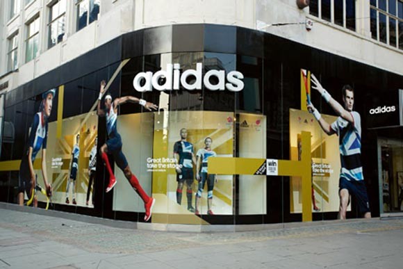 Adidas bị cáo buộc trả cho công nhân mức lương rẻ mạt