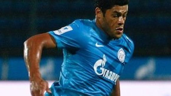 Sân tập của Zenit bị gài bom giả, nhằm vào Hulk ảnh 1