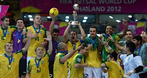 Brazil lần thứ 5 vô địch Futsal ảnh 1