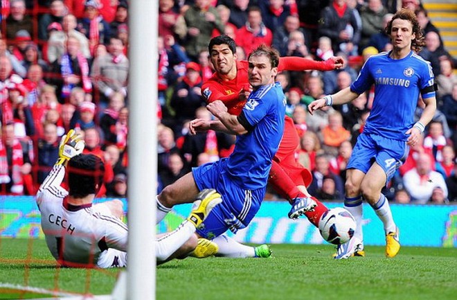 Luis Suarez giải cứu Liverpool ở phút bù giờ ảnh 2