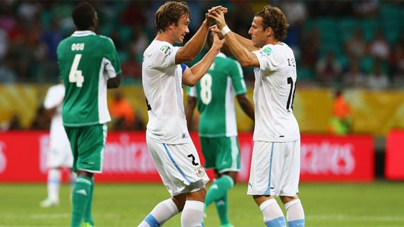 Nigeria 1- 2 Uruguay: Bẻ cánh đại bàng ảnh 3