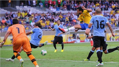 Brazil 2-1 Uruguay: Căng thẳng đến phút chót ảnh 2