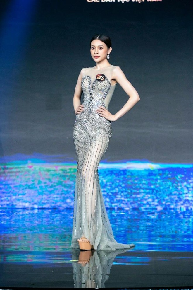 Người đẹp Khơ Mú, nữ Luật sư tương lai "gây sốt" tại Hoa hậu các Dân tộc Việt Nam ảnh 1