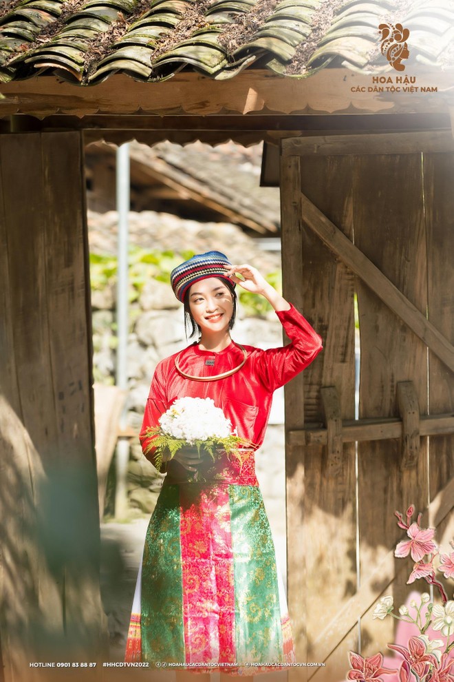 Hoa hậu Nông Thúy Hằng bắt đầu hành trình khuyến học tại Hà Giang Ảnh 8