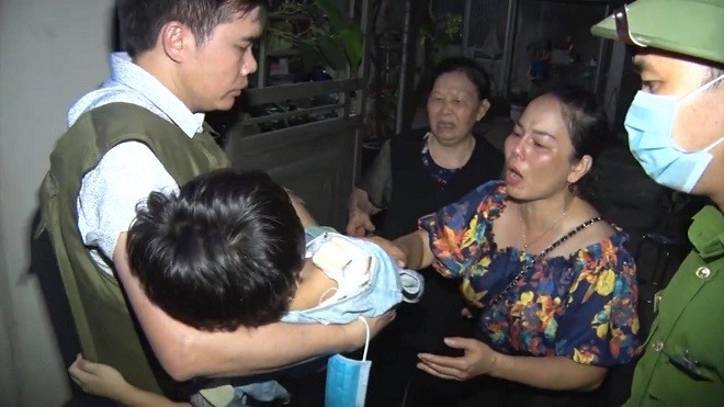 Đã bắt được kẻ bạo hành con gái 6 tuổi dã man đang lẩn trốn ở Hà Nội ảnh 3