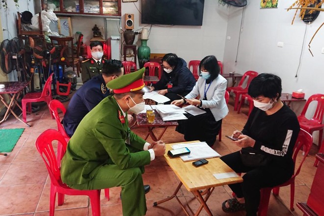 Quận Thanh Xuân triển khai 4 tổ công tác chuyên xử lý vi phạm phòng dịch Covid-19 ảnh 2