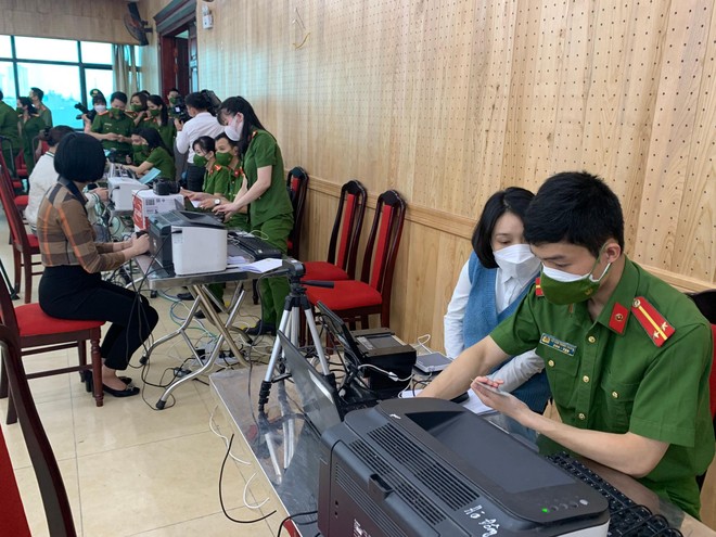 Công an quận Hà Đông ra mắt sổ tay an ninh điện tử ảnh 8