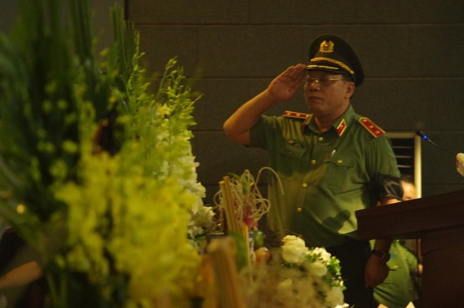 Tang lễ trọng thể 3 Liệt sỹ Công an Hà Nội anh dũng hy sinh vì sự bình yên của Nhân dân ảnh 67