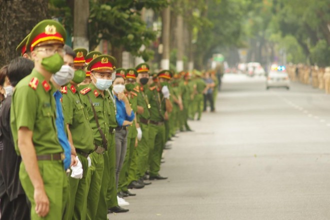 Tang lễ trọng thể 3 Liệt sỹ Công an Hà Nội anh dũng hy sinh vì sự bình yên của Nhân dân ảnh 73