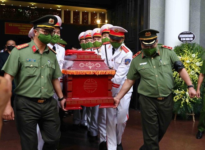 Tang lễ trọng thể 3 Liệt sỹ Công an Hà Nội anh dũng hy sinh vì sự bình yên của Nhân dân ảnh 91