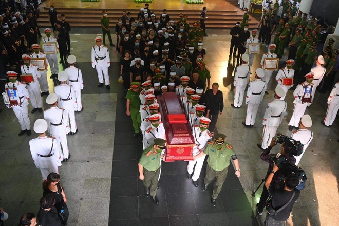 Tang lễ trọng thể 3 Liệt sỹ Công an Hà Nội anh dũng hy sinh vì sự bình yên của Nhân dân ảnh 83