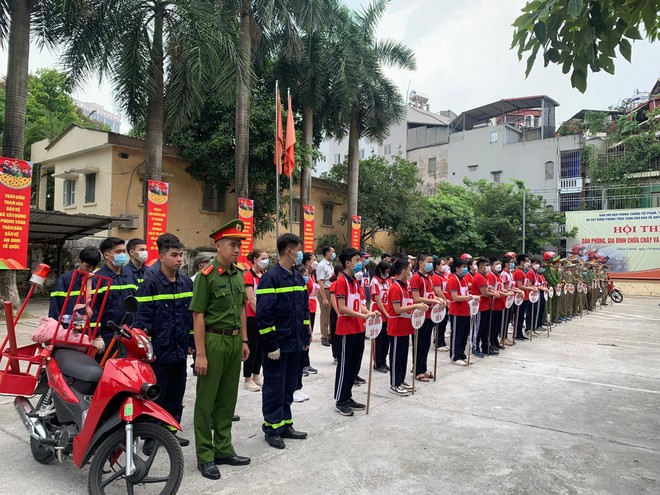 Sôi nổi ngày hội toàn dân bảo vệ an ninh Tổ quốc phường Nhân Chính ảnh 1