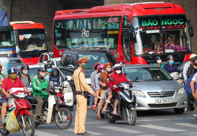 Cảnh sát giao thông Hà Nội tăng cường ứng dụng khoa học, công nghệ chống ùn tắc và tai nạn ảnh 1