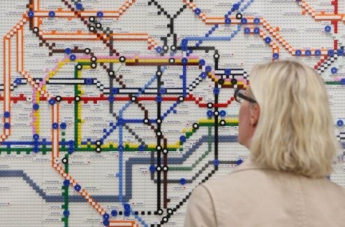 Anh: Bản đồ tàu điện ngầm bằng Lego ảnh 2