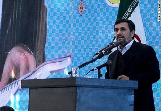 Tổng thống Iran suýt dính “giày bay” ảnh 1
