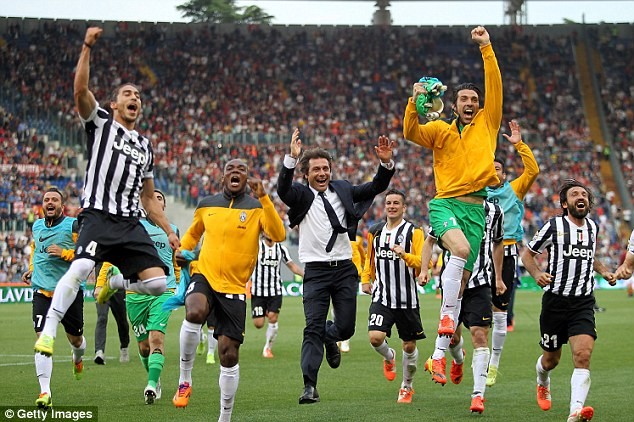 Antonio Conte bất ngờ từ chức HLV của Juventus sau 4 năm tại vị ảnh 1