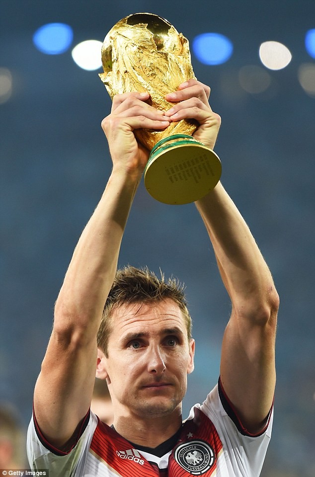 Miroslav Klose tuyên bố giã từ sự nghiệp quốc tế trên đỉnh vinh quang ảnh 1