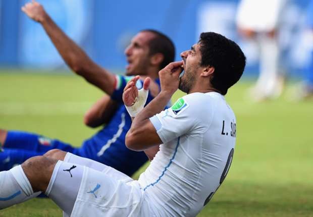 Nín thở chờ phán quyết cuối cùng vụ Suarez cắn Chiellini ảnh 1
