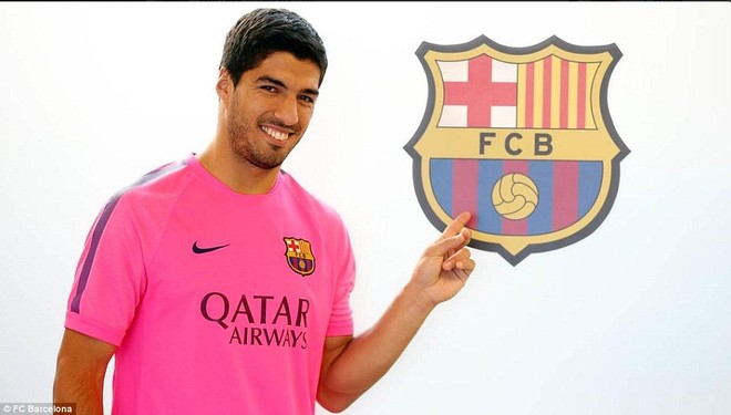 Chùm ảnh: Luis Suarez "ngộ nghĩnh" trong buổi tập đầu tiên cùng Barcelona ảnh 4