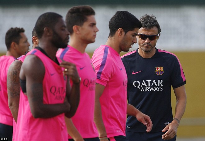 Chùm ảnh: Luis Suarez "ngộ nghĩnh" trong buổi tập đầu tiên cùng Barcelona ảnh 3