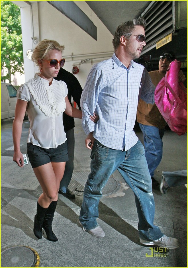 Britney Spears sẽ đính hôn vào tháng tới ảnh 1