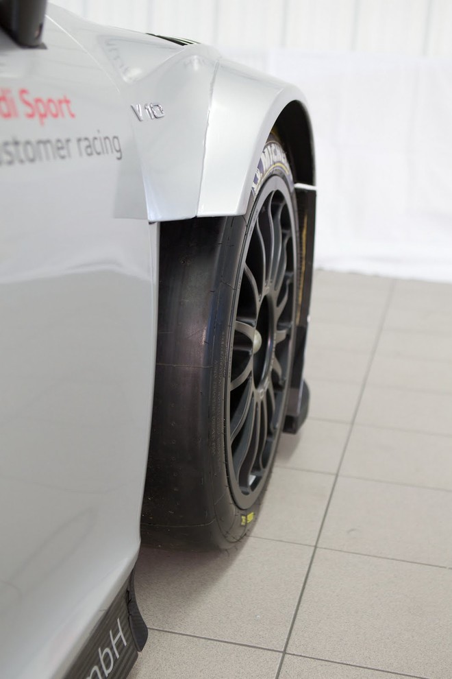 Audi cho ra mắt phiên bản mới của R8 LMS Ultra ảnh 5