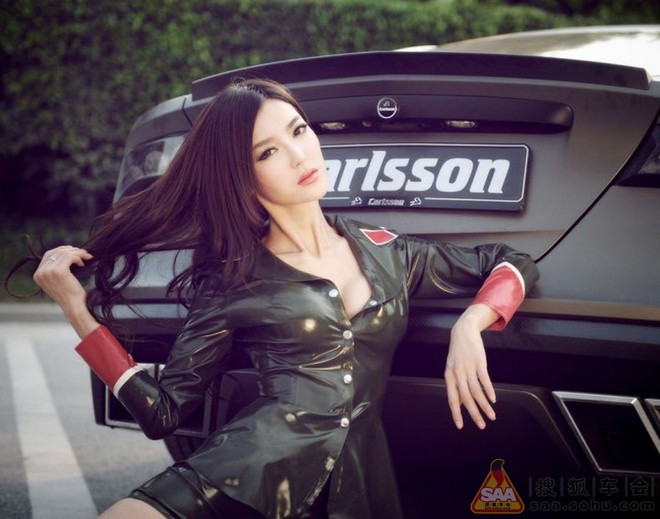 Mỹ nữ châu Á "lả lướt" bên siêu xe Carlsson C25 ảnh 5
