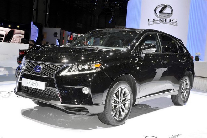 Lexus công bố giá bán các mẫu xe phiên bản 2013 ảnh 1