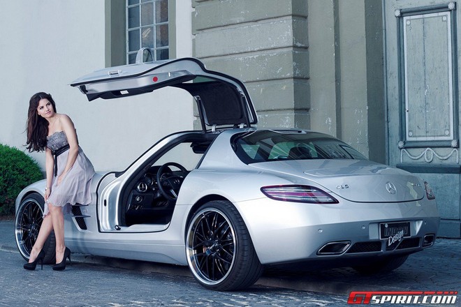 Ngắm "chân dài" thướt tha bên Inden Design Mercedes SLS AMG ảnh 3